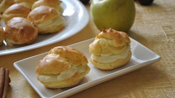 швейцарские заварные пирожные с яблочным кремом