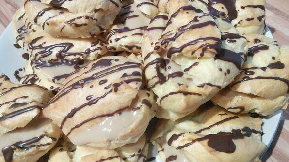 заварное пирожное с легким пудинговым кремом капучино