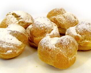 Заварные пирожные с творожным кремом