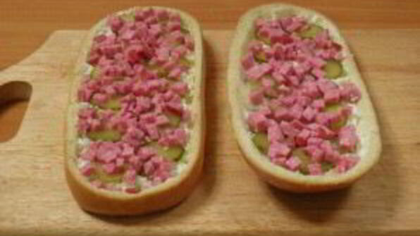 домашняя пицца на батоне