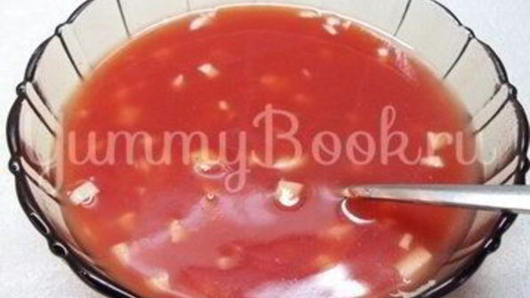 домашняя пицца с колбасой и грибами