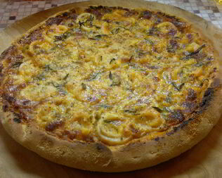 Пицца с курицей