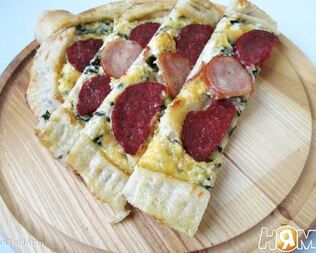Пиде с колбасой — турецкая пицца