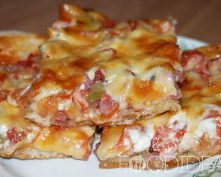 Пицца двухслойная с дрожжевым тестом и лавашом