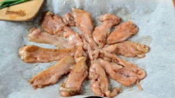 пицца из куриного филе с сыром и брокколи