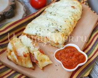 Пицца-рулет Стромболи