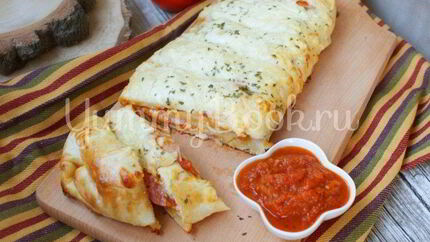 Пицца-рулет Стромболи
