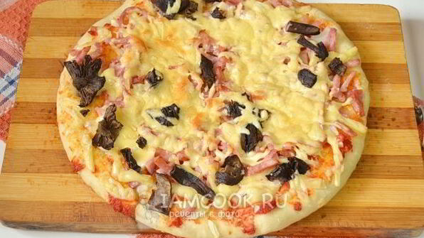 пицца с беконом