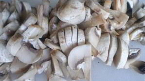 пицца с фаршем и грибами