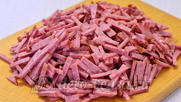 пицца с колбасой