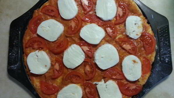 пицца с креветками и рукколой