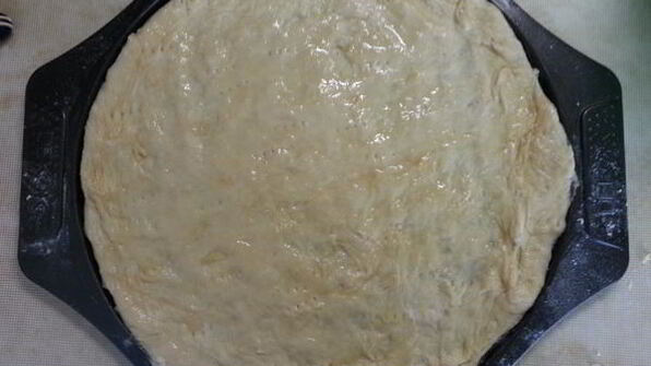 пицца с креветками и рукколой