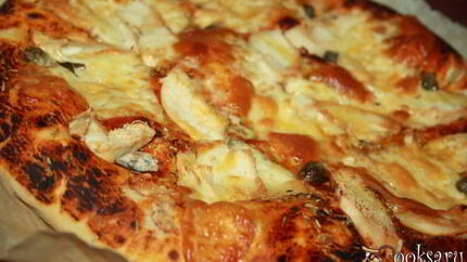 Пицца с курицей и каперсами