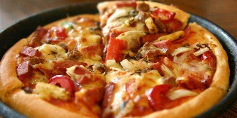 Рецепт пиццы с пепперони и сладким перцем