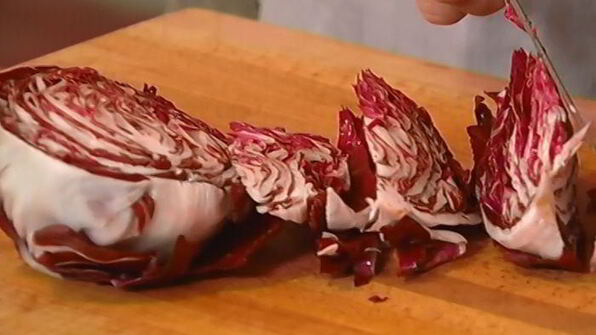 пицца с радиккио и моцареллой