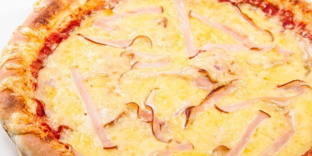 Рецепт пиццы с сыром и беконом