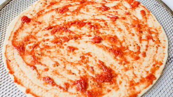 пицца с томатами и ветчиной