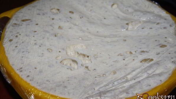 пицца салями пеперони с домашним томатным соусом