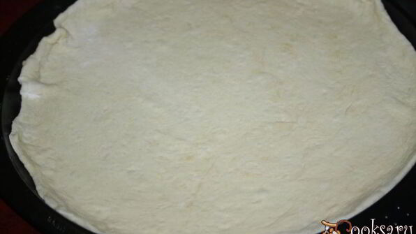 пицца салями пеперони с домашним томатным соусом