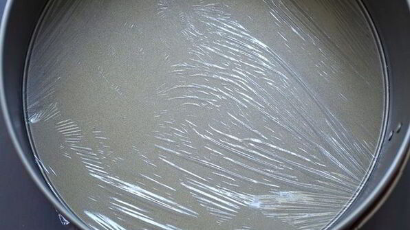 шоколадная пицца с ягодами