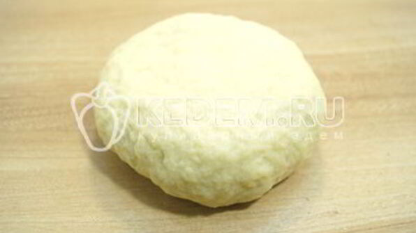 тонкая пицца с моцареллой