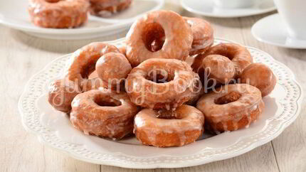 Пончики сахарные с глазурью