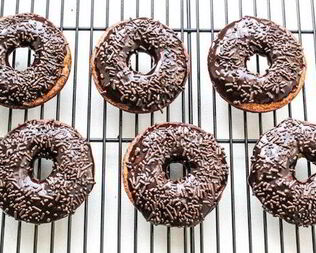 Пышные банановые пончики