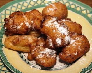 Творожные пончики с яблоками