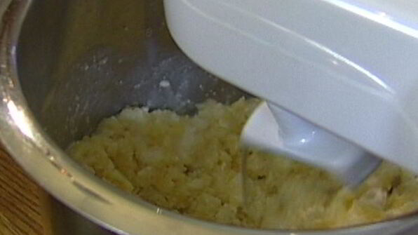 творожные пончики с яблоками