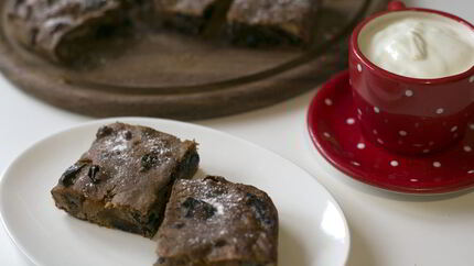 Постная выпечка с сухофруктами