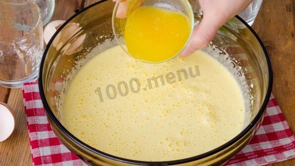 коврижка на кефире с вареньем