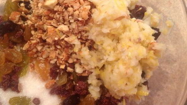 постная коврижка с миндалем, изюмом и черносливом