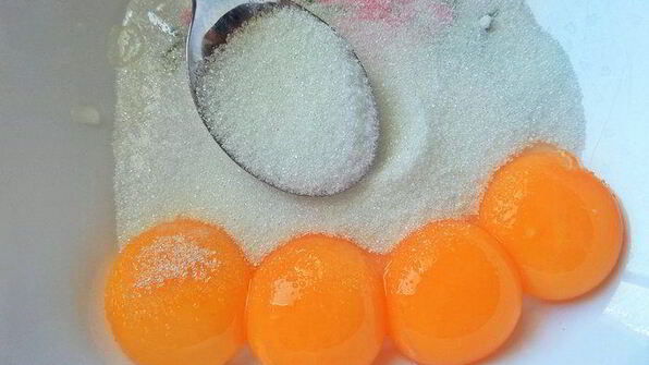 хлебная шарлотка яблочно-ягодная