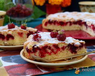 Малиновая шарлотка