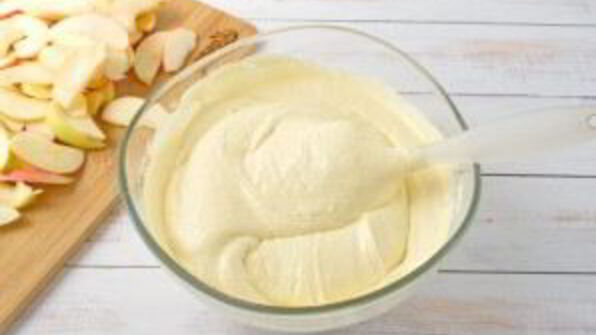 пирог с яблоками шарлотка