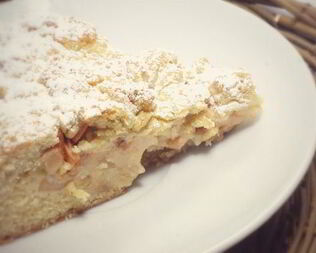 Шарлотка на песочном тесте