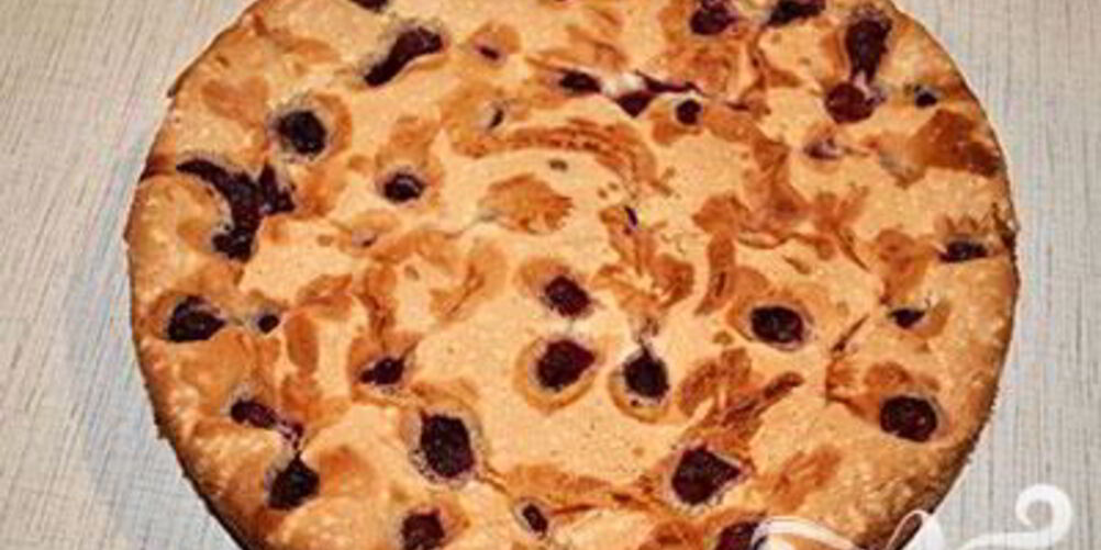 Рецепт шарлотки с вишней