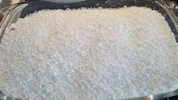 шарлотка с запеченным ревенем, баварским фисташковым кремом и клубникой