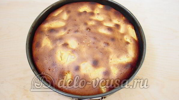 шарлотка со взбитыми сливками