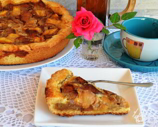 Шарлотка яблочно-кофейная