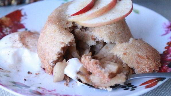 яблочные шарлотки