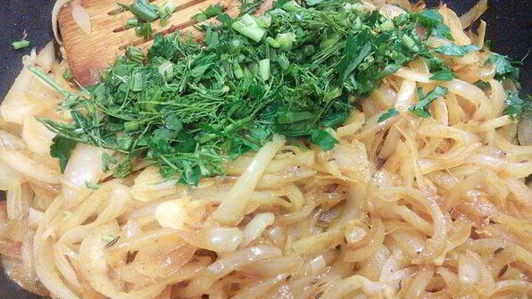 луковый штрудель на вытяжном тесте