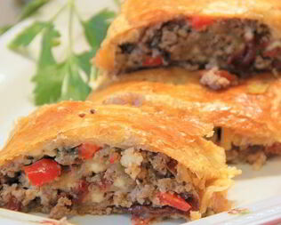 Мясной штрудель в духовке