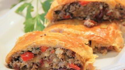 Мясной штрудель в духовке