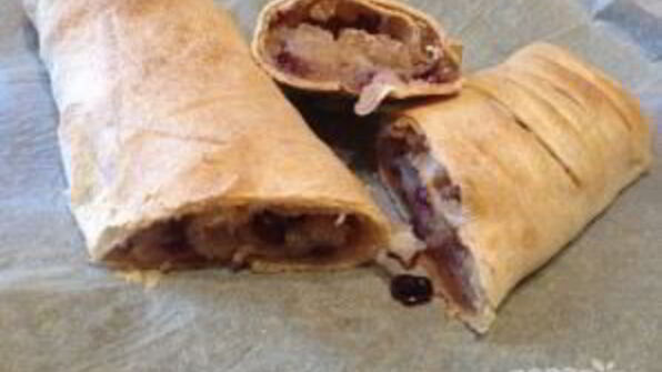 штрудель с грушей и яблоком