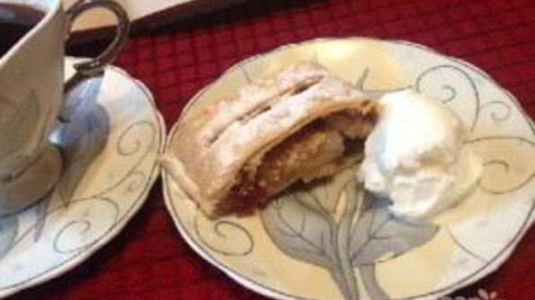 штрудель с грушей и яблоком