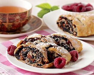 Штрудель с изюмом