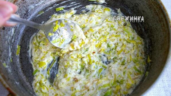 штрудель с картофелем и грибами в сливочно-сырном соусе