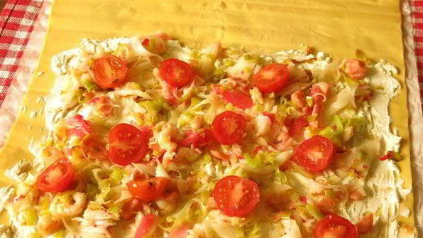 штрудель с крабовыми палочками