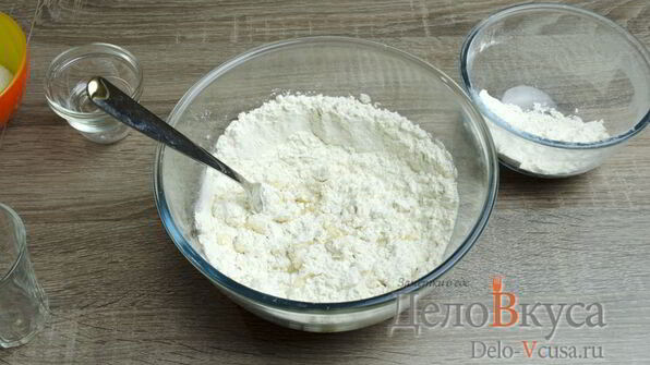 штрудель с яблоками, изюмом и грецкими орехами